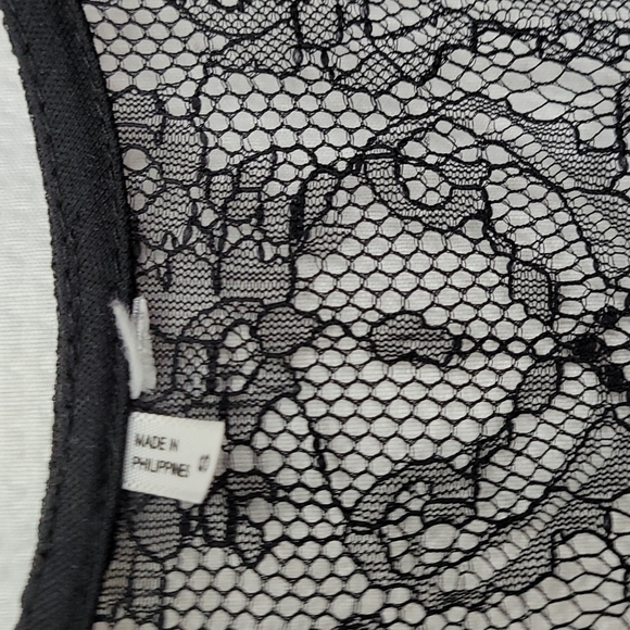 Lace burgundy sleevless tunic top - Picture 6 of 7